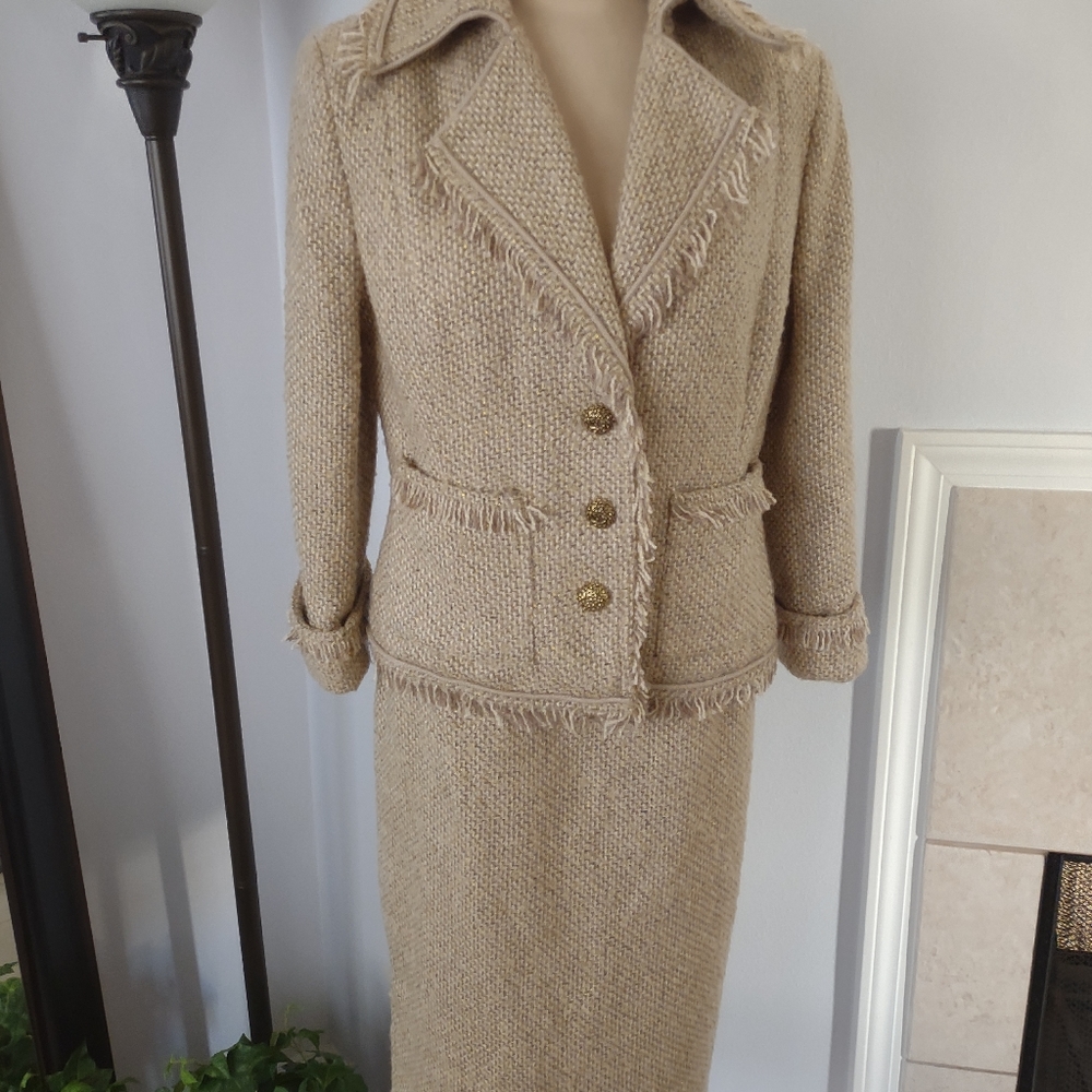 NWT Tweed Skirt Jacket set Brown /Tan & Gold 10